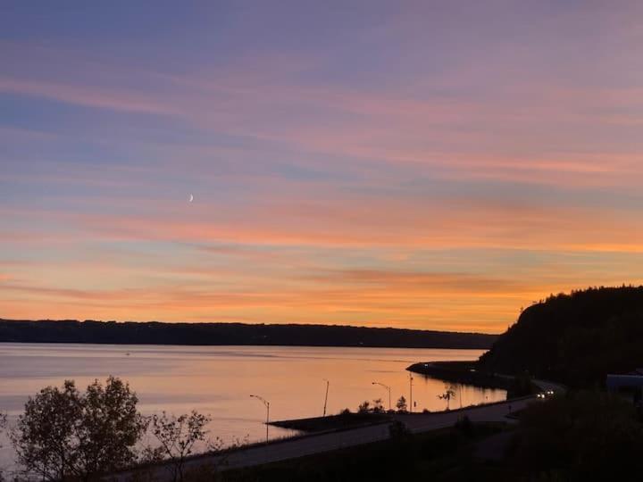 Suite 2 Fleche Du Fjord Vue Saguenay Mont Valin Saint-Fulgence Esterno foto